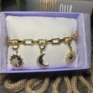 Bomb Party Charmelier “You Are My Sun Moon and Star